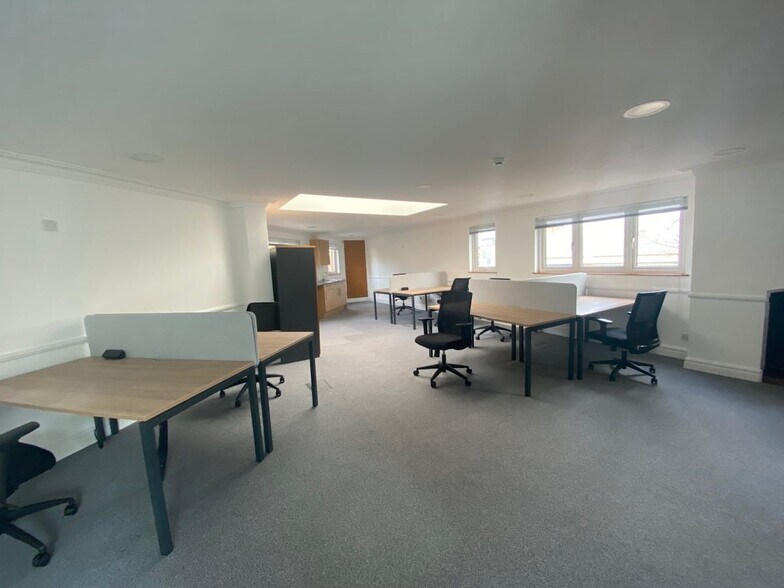 339 High St, Londres à louer - Photo intérieure - Image 2 de 9