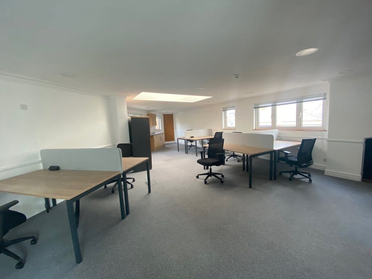 339 High St, Londres à louer Photo intérieure- Image 1 de 8