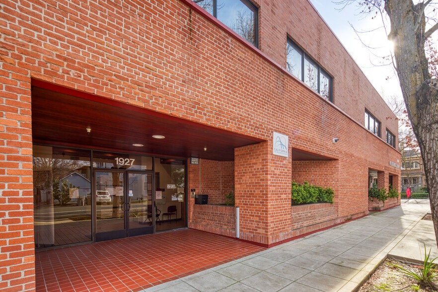 State of CA Air Resources Board Complex portfolio of 5 properties for sale on LoopNet.ca - Building Photo - Image 2 of 19