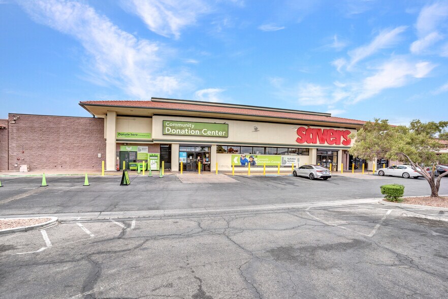 3105-3155 N Rancho Dr, Las Vegas, NV à louer - Photo du bâtiment - Image 3 de 6