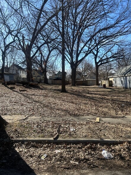 3829 Thompson Ave, Kansas City, MO for sale - Primary Photo - Image 1 of 1