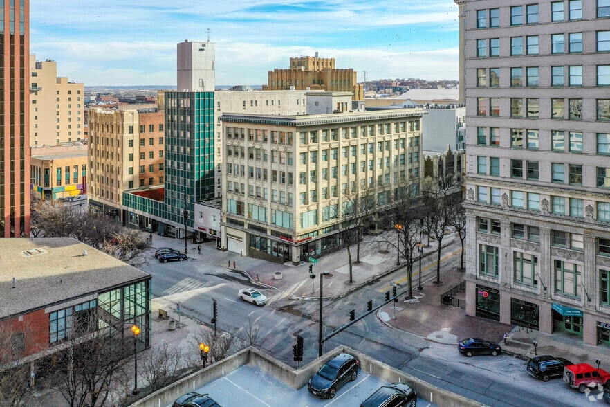 305 S 16th St, Omaha, NE à louer - Photo du bâtiment - Image 2 de 11