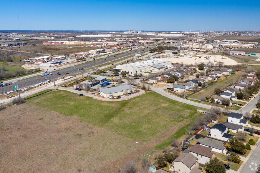 21197 E Frontage Rd, Kyle, TX for sale - Primary Photo - Image 1 of 9