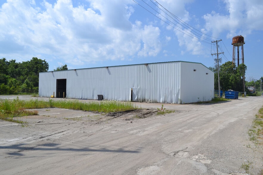 2701 Converse Ave, East Saint Louis, IL for lease - Building Photo - Image 2 of 10