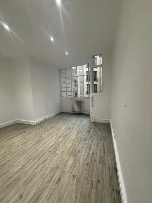 19 Bis Boulevard Delessert, Paris, PAR 75016 - Unit 01 -  - Interior Photo - Image 1 of 7