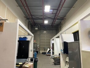 9295 198th St, Langley Twp, BC for lease Interior Photo- Image 2 of 15