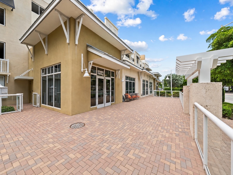 1333 S Ocean Blvd, Pompano Beach, FL for lease - Building Photo - Image 3 of 24
