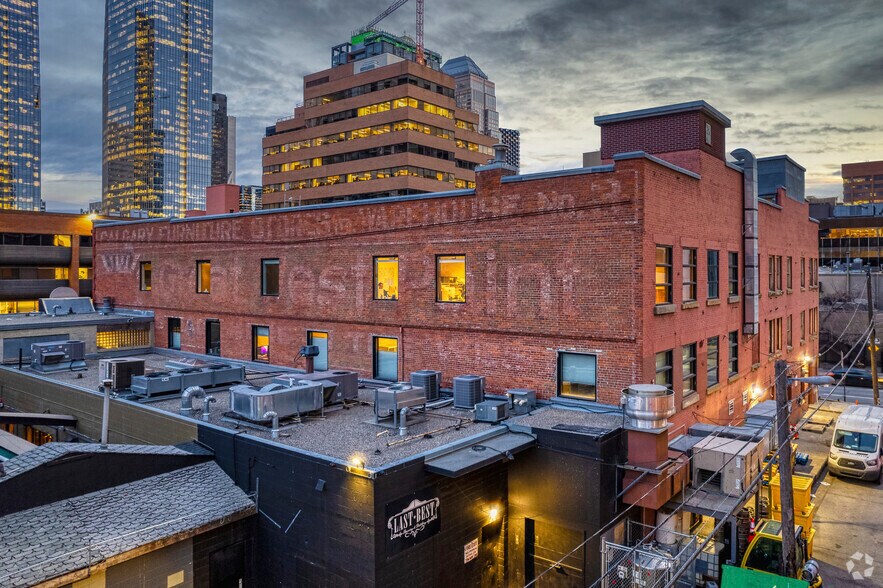 605 11 Ave SW, Calgary, AB à louer - Photo du bâtiment - Image 3 de 8