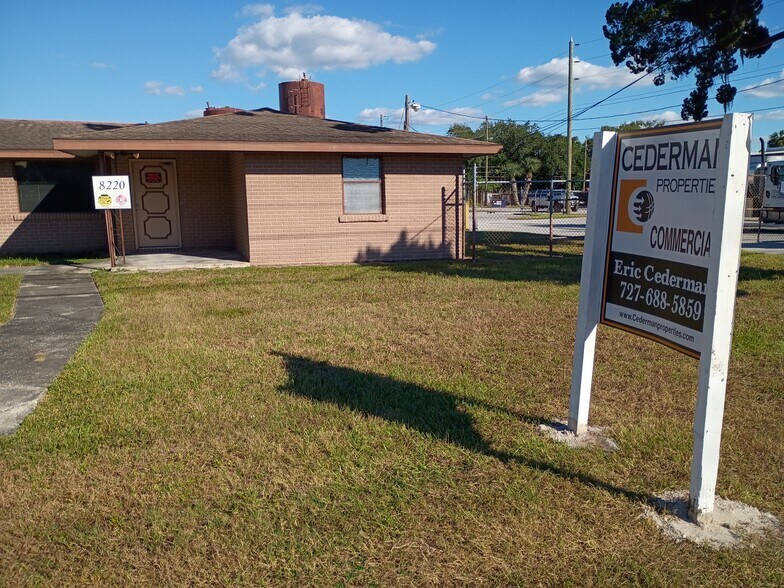 8220 Leo Kidd Ave, Port Richey, FL à vendre - Photo principale - Image 1 de 9