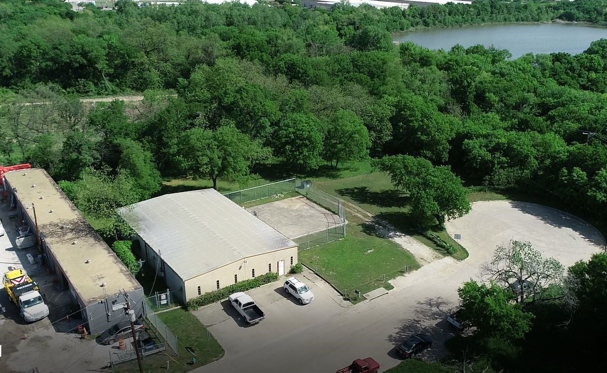 6329 Eden Dr, Haltom City, TX for lease Building Photo- Image 1 of 6
