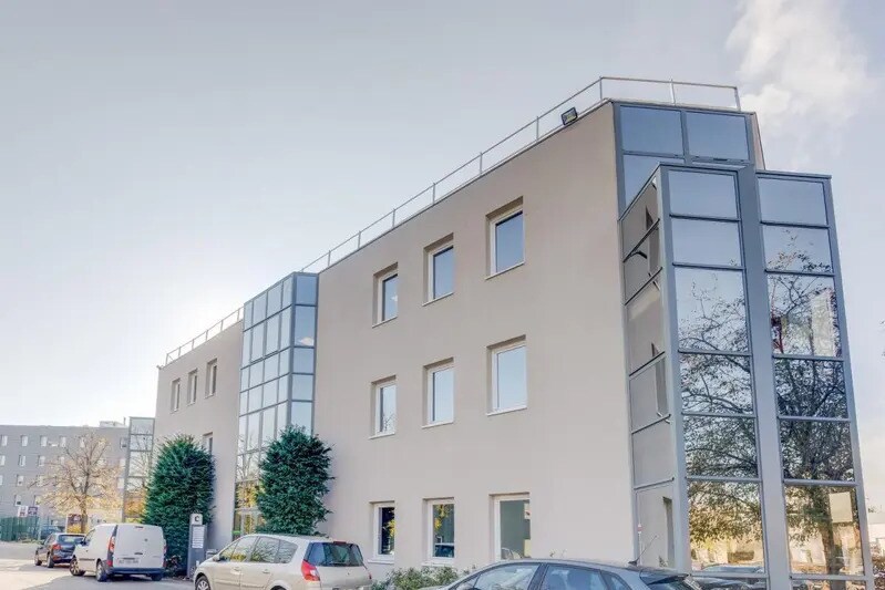 213 Rue De Gerland, Lyon à louer - Photo du bâtiment - Image 2 de 3
