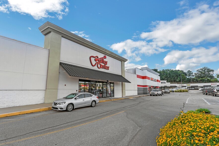 1694 Montgomery Hwy, Hoover, AL for lease - Primary Photo - Image 1 of 7