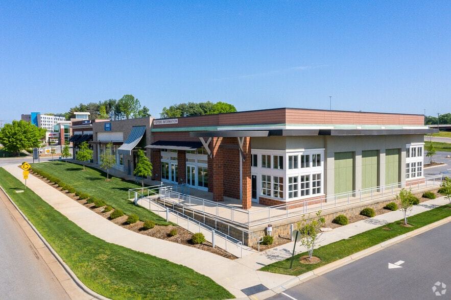 129 Mecklynn Rd, Mooresville, NC for lease - Building Photo - Image 2 of 6