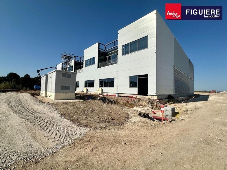 Flex in Marignane for sale - Building Photo - Image 1 of 18