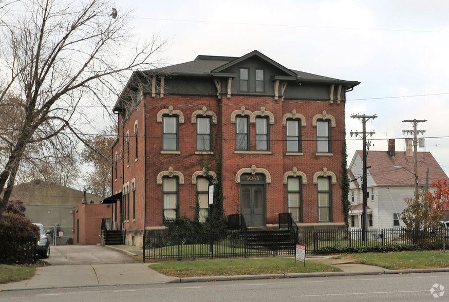 3043 E Superior Ave E, Cleveland, OH à vendre - Photo principale - Image 1 de 1