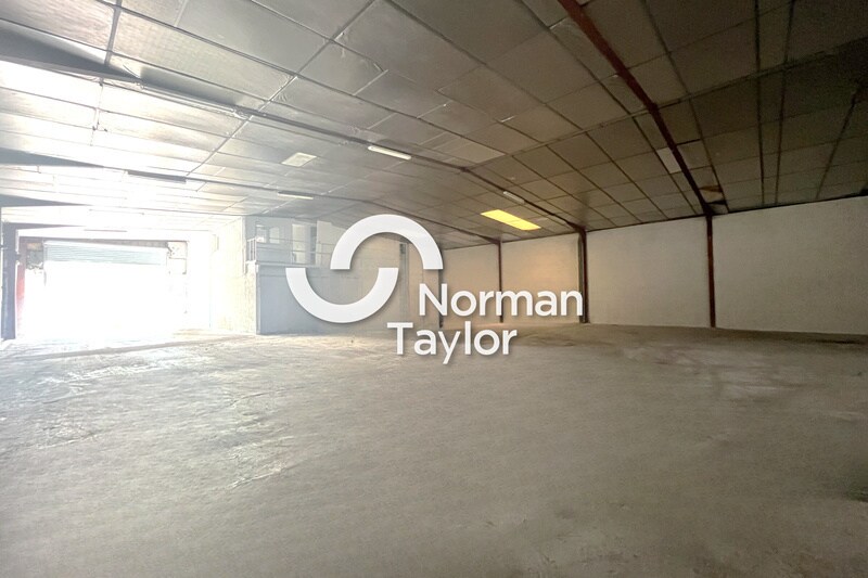 Flex in Saint-Jean-de-Védas for lease - Interior Photo - Image 1 of 8