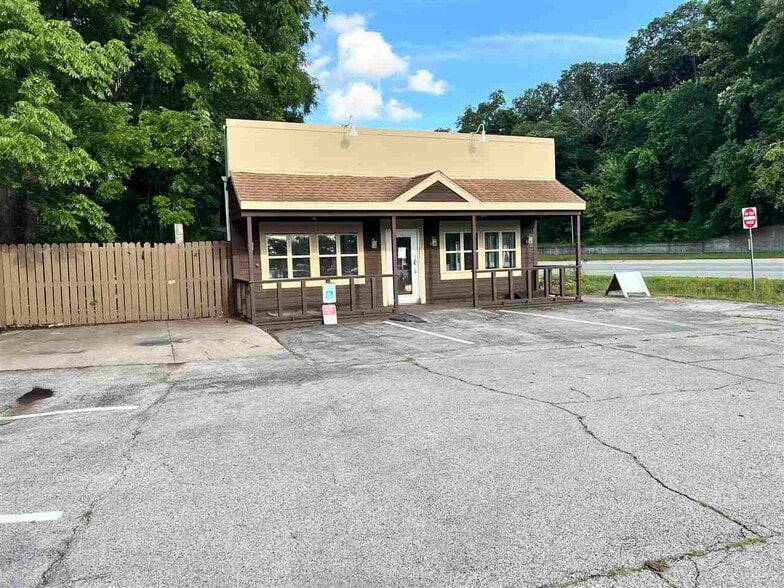 2 Rocky Shore Dr, Iowa City, IA for lease - Building Photo - Image 2 of 15