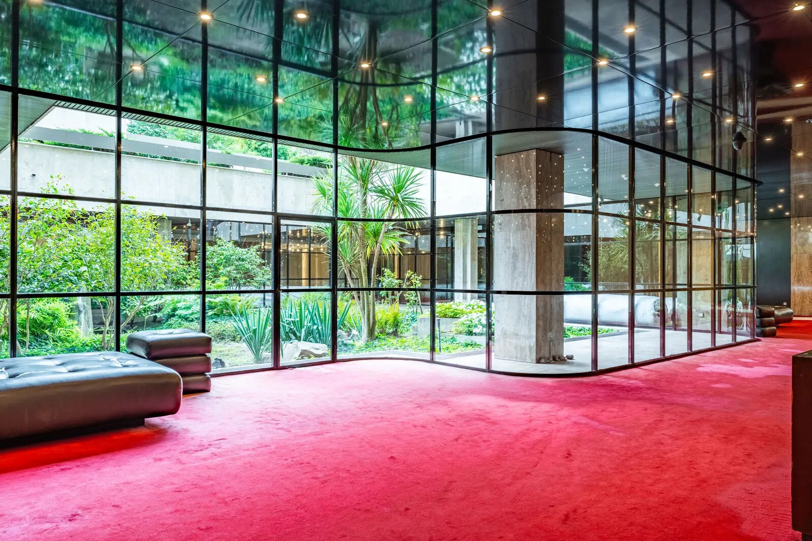 Office in Paris for sale Building Photo- Image 1 of 17