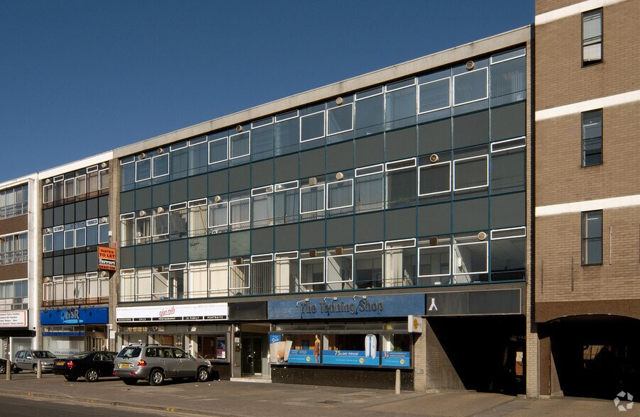 88-98 College Rd, Harrow à louer - Photo du bâtiment - Image 2 de 4