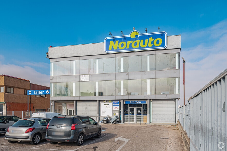 Carretera Fuencarral, 66, Alcobendas, Madrid à louer - Photo du bâtiment - Image 2 de 2