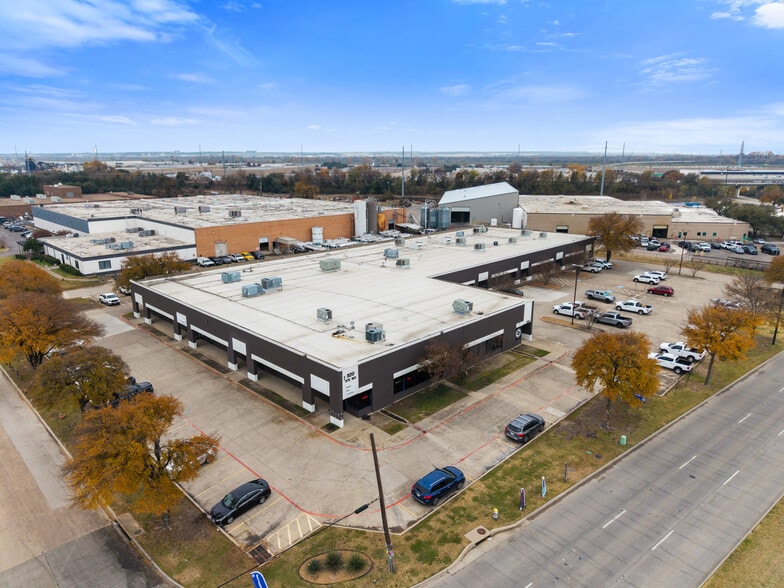 310-320 Regal Row, Dallas, TX à louer - Photo du bâtiment - Image 3 de 6