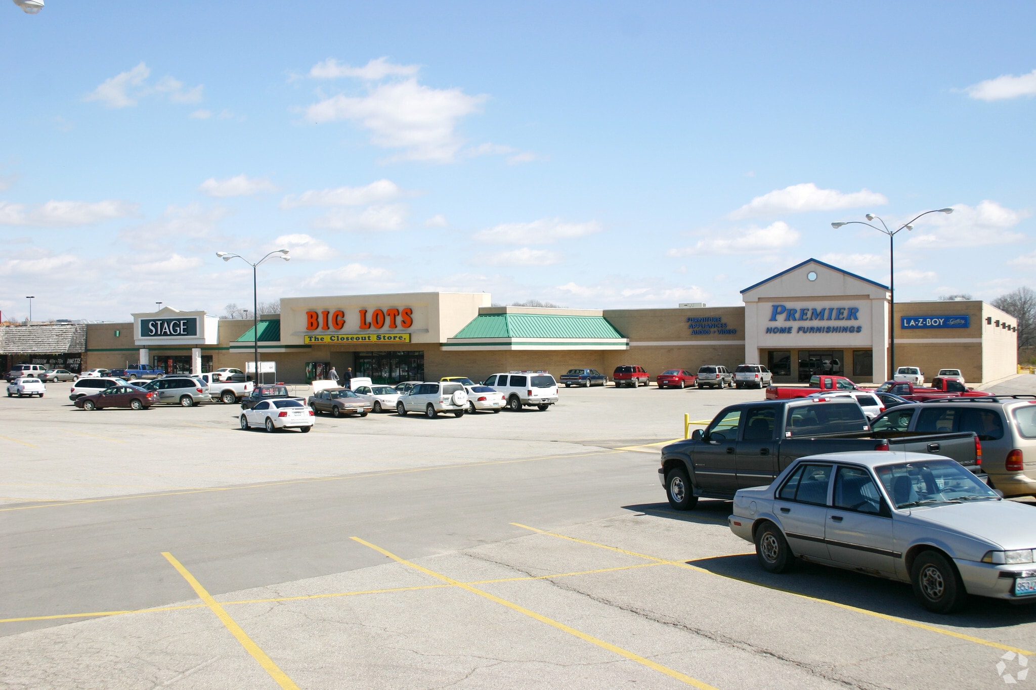 1307 Southern Hills Ctr, West Plains, MO for lease Primary Photo- Image 1 of 4