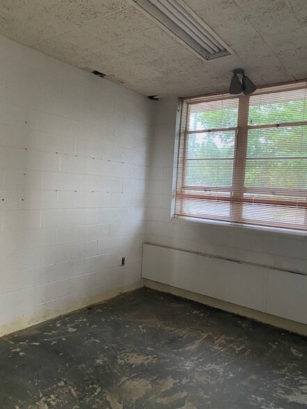 304 S Chestnut St, Henderson, NC à vendre - Photo du bâtiment - Image 2 de 19