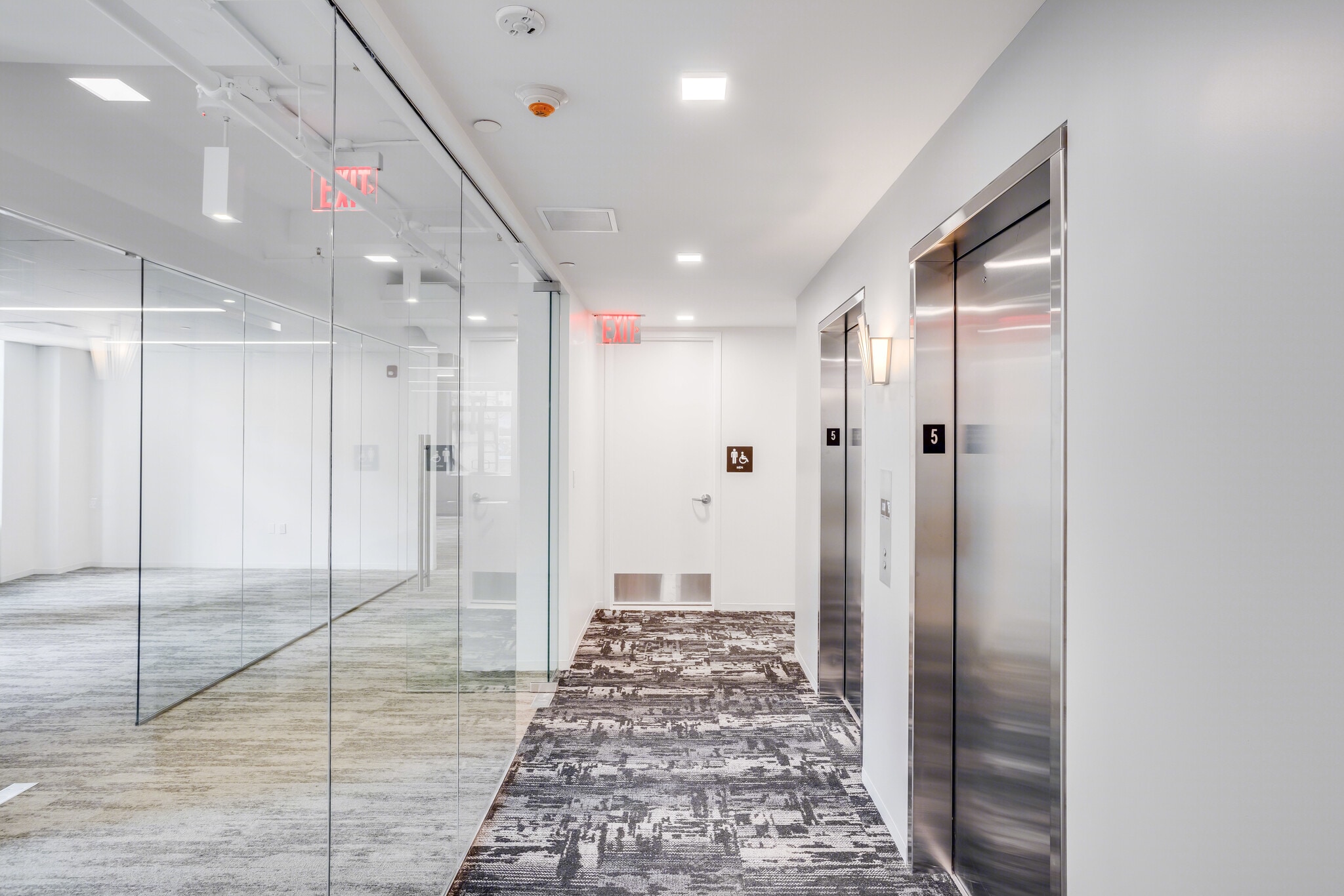 1674 Broadway, New York, NY à louer Photo intérieure- Image 1 de 5