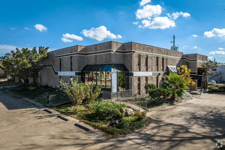 3550-3560 Lang Rd, Houston, TX for lease - Building Photo - Image 1 of 6