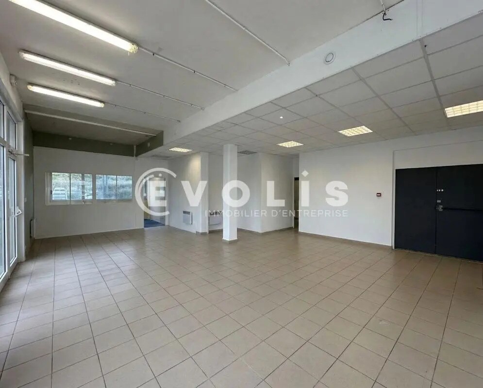 Flex in Palaiseau for lease Interior Photo- Image 1 of 9