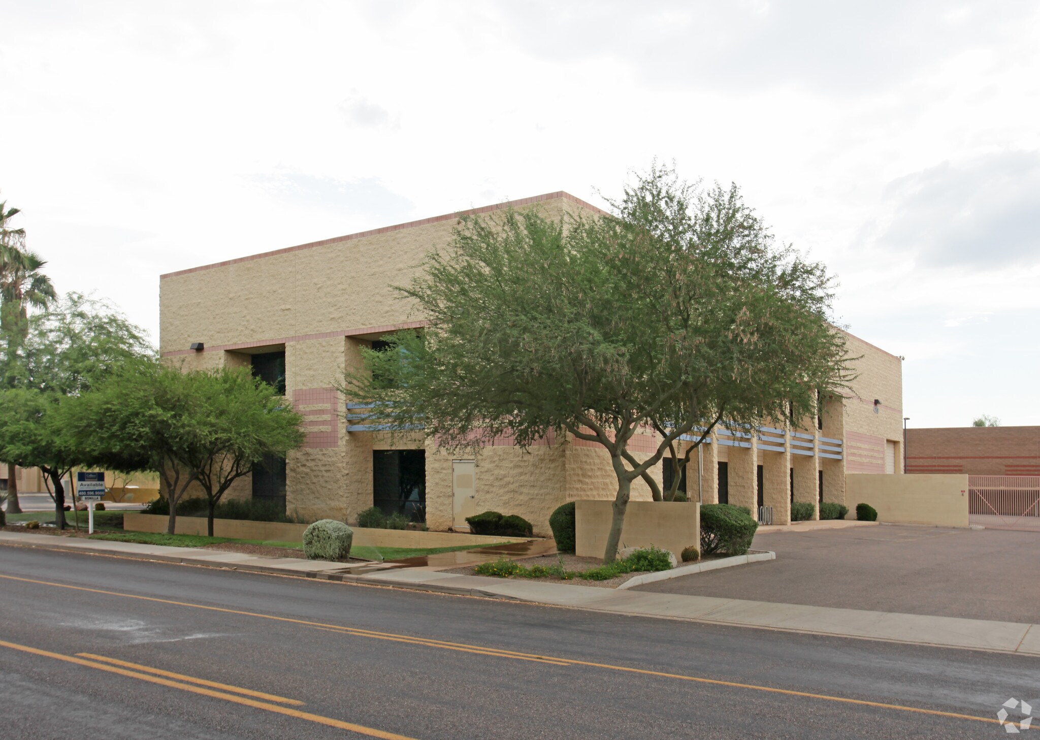 420 S Smith Rd, Tempe, AZ à vendre Photo principale- Image 1 de 15