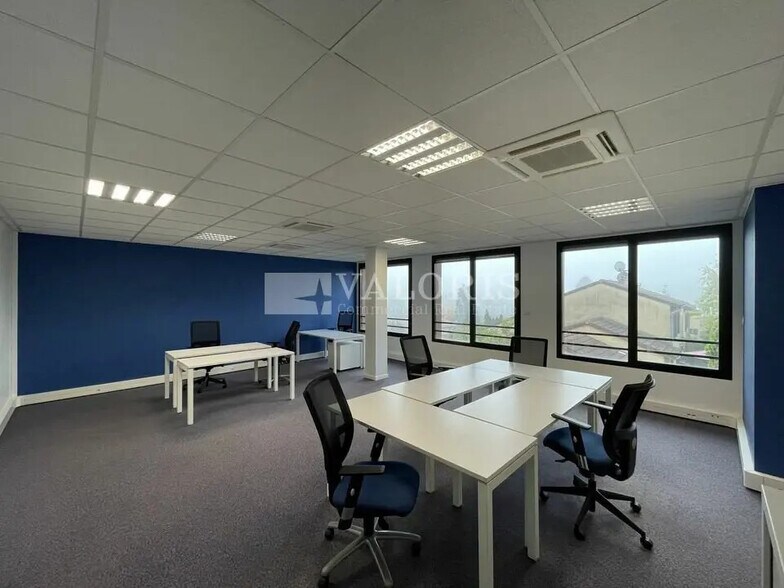 Office in Dardilly for sale - Building Photo - Image 2 of 10