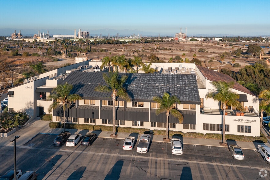 6621 E Pacific Coast Hwy, Long Beach, CA for sale - Primary Photo - Image 1 of 4