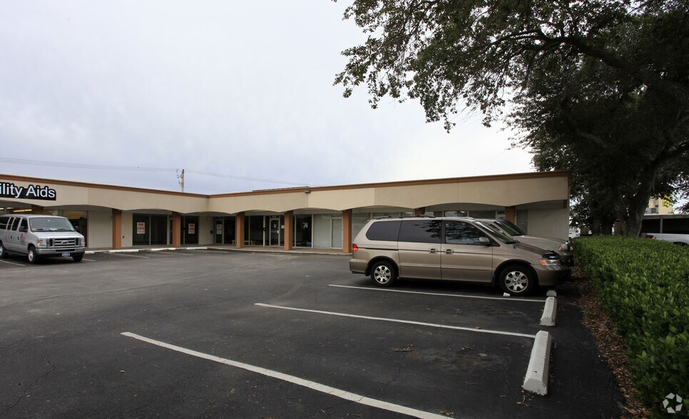 18018-18030 Nassau Bay Dr, Houston, TX à louer - Photo du bâtiment - Image 3 de 3