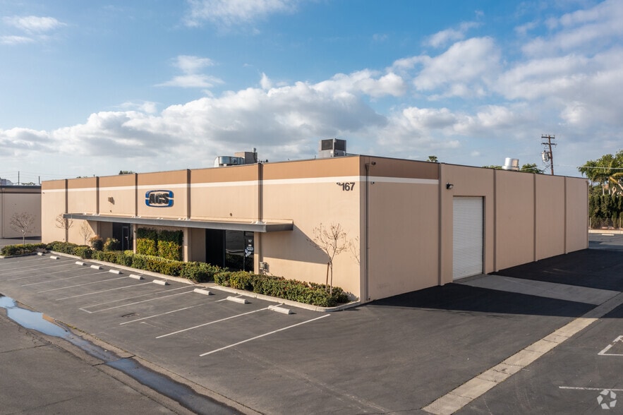 167-169 E Freedom Ave, Anaheim, CA for lease - Primary Photo - Image 1 of 7