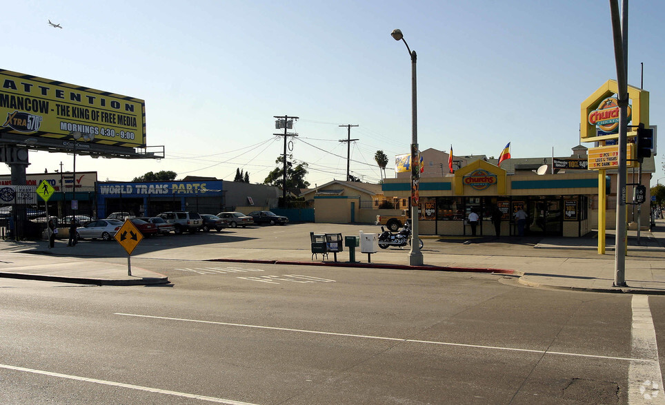 7205 S Vermont Ave, Los Angeles, CA à louer - Photo principale - Image 1 de 11