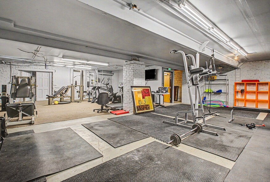 574 Santa Fe Dr, Denver, CO à louer - Photo du bâtiment - Image 3 de 25