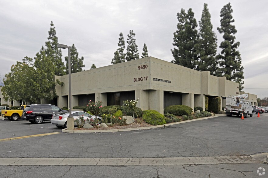 9650 Business Center Dr, Rancho Cucamonga, CA à louer - Photo du bâtiment - Image 3 de 8