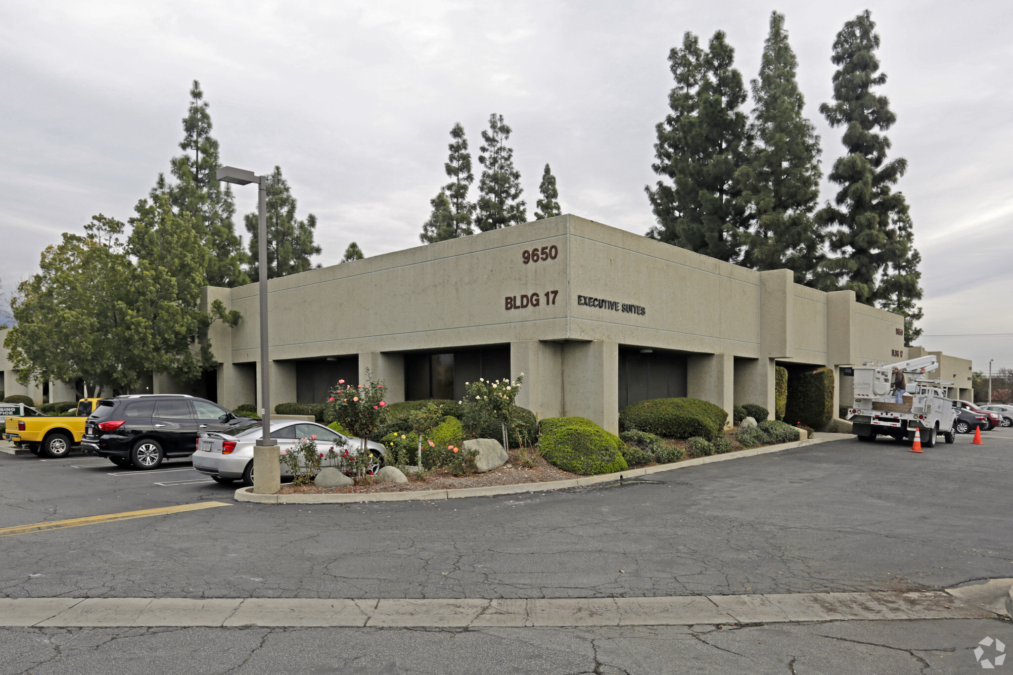 9650 Business Center Dr, Rancho Cucamonga, CA à louer Photo du bâtiment- Image 1 de 3