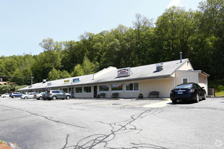 107 Route 32, North Franklin, CT à louer - Photo du bâtiment - Image 2 de 2