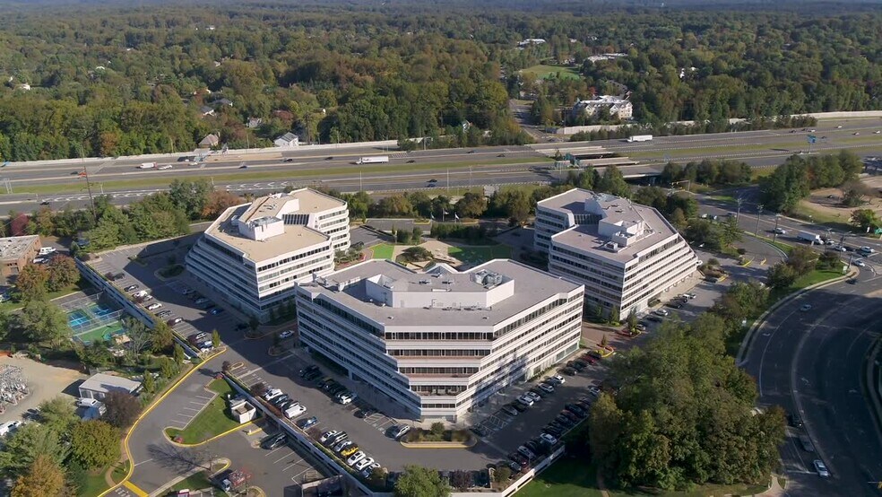 1410-1430 Spring Hill Rd, McLean, VA à louer - Vidéo sur l’inscription commerciale - Image 2 de 33
