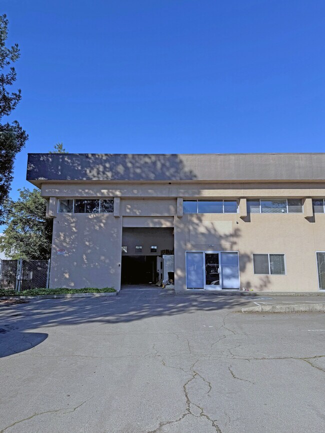 Plus de détails pour 986 Airway Ct, Santa Rosa, CA - Industriel à louer
