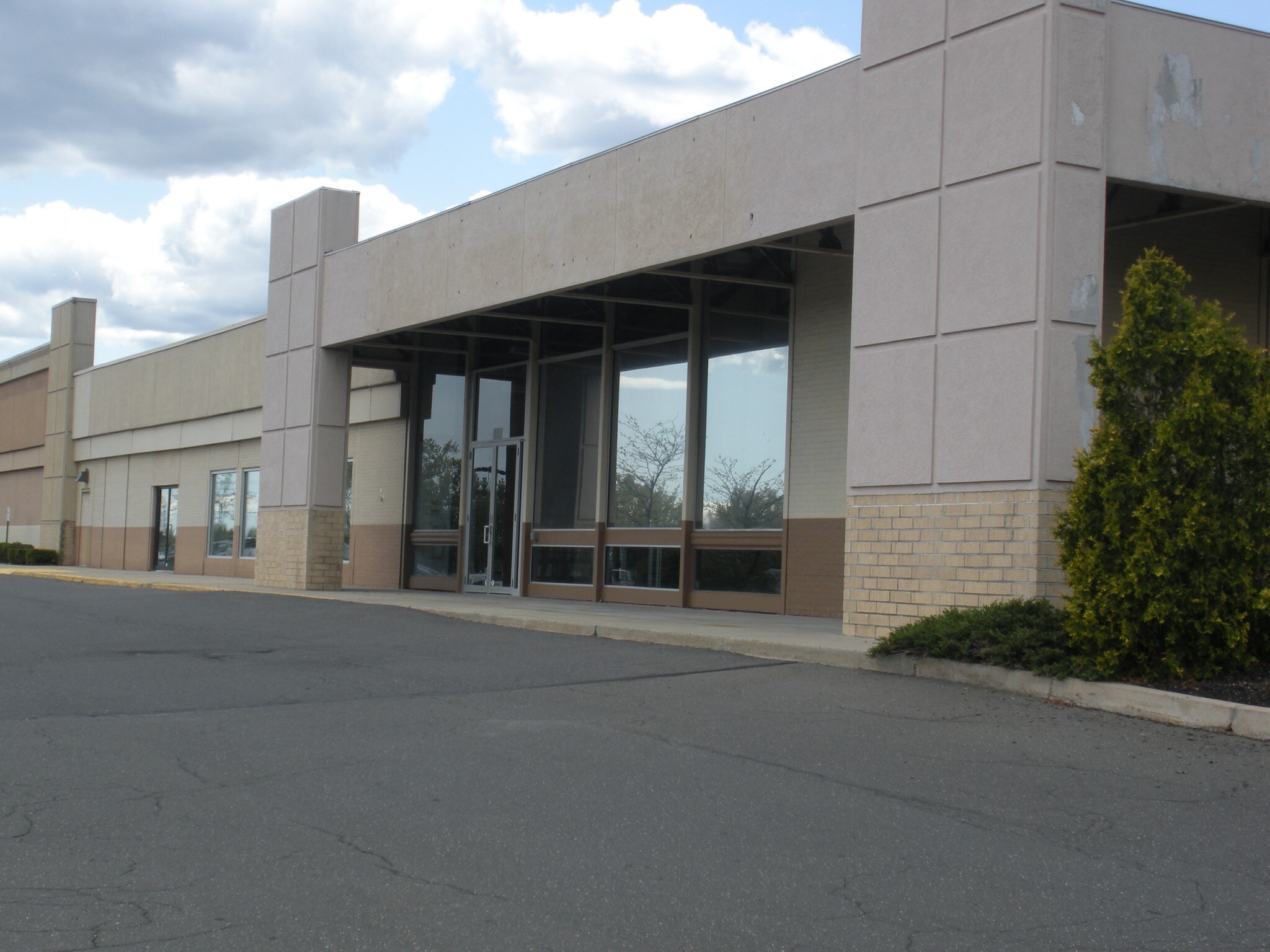 2380-2400 Dixwell Ave, Hamden, CT à louer Photo du bâtiment- Image 1 de 3