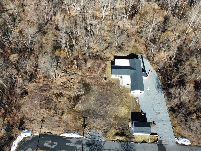 305 W Stiger St, Hackettstown, NJ à louer - Photo du bâtiment - Image 3 de 12