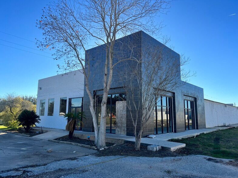 1011 FM 359 Rd, Richmond, TX à louer - Photo du bâtiment - Image 2 de 5
