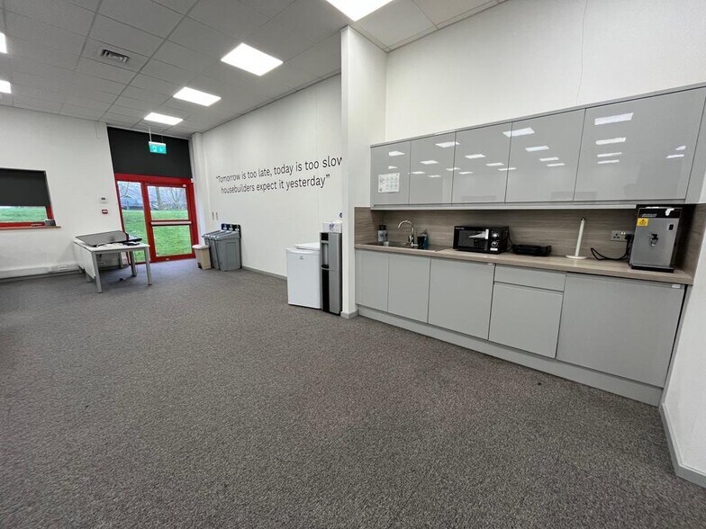 Wyncolls Rd, Colchester à louer - Photo du bâtiment - Image 3 de 8