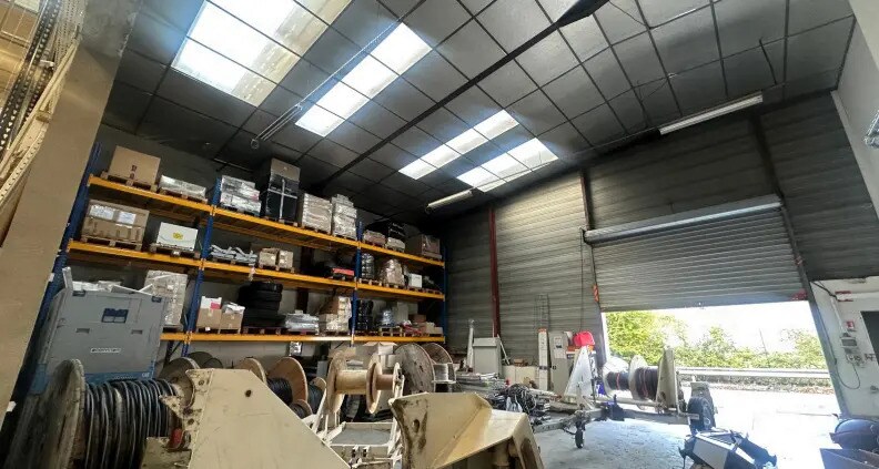 Flex in Chassieu for lease - Interior Photo - Image 3 of 6