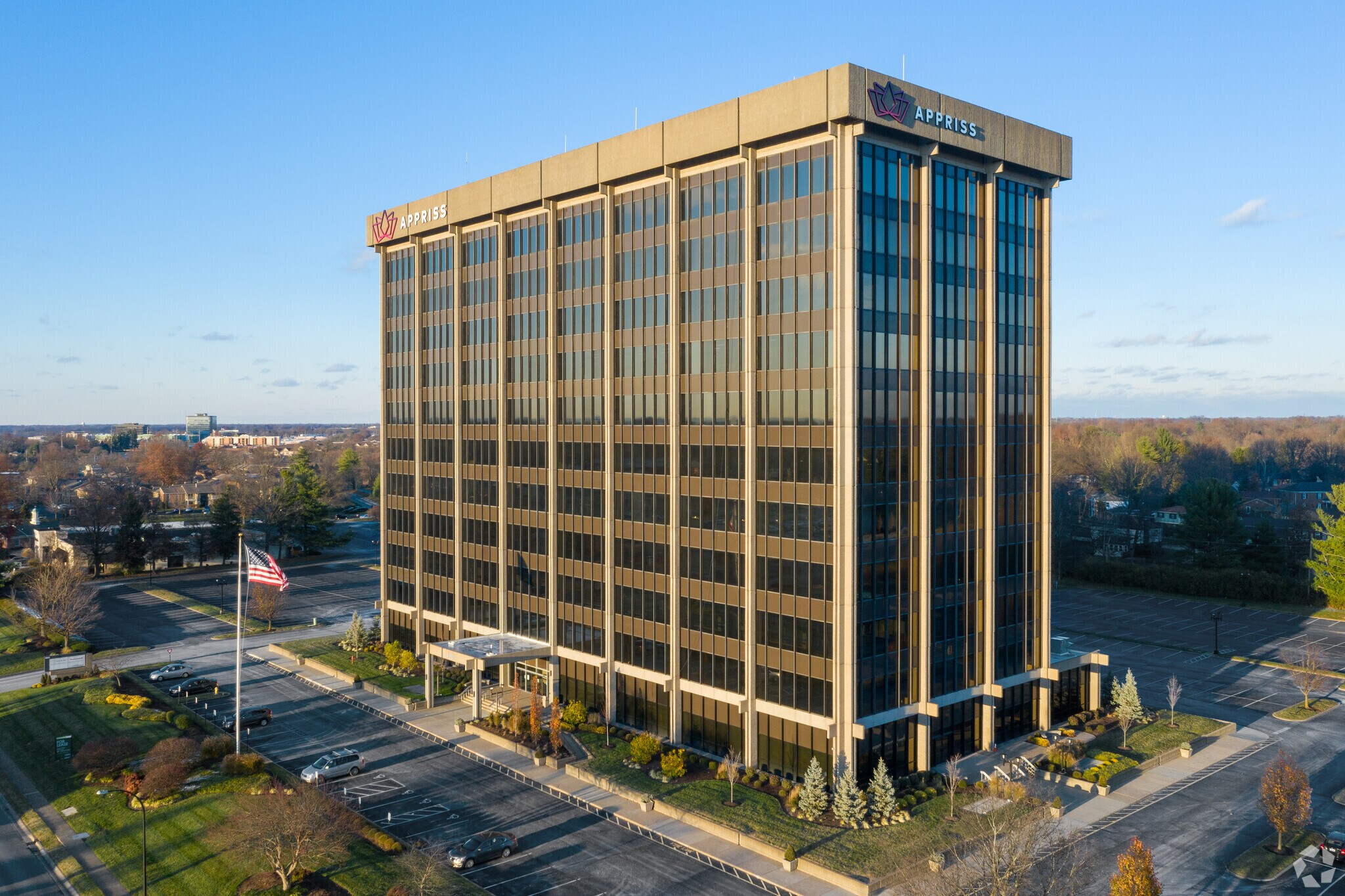 9901 Linn Station Rd, Louisville, KY à louer Photo principale- Image 1 de 35