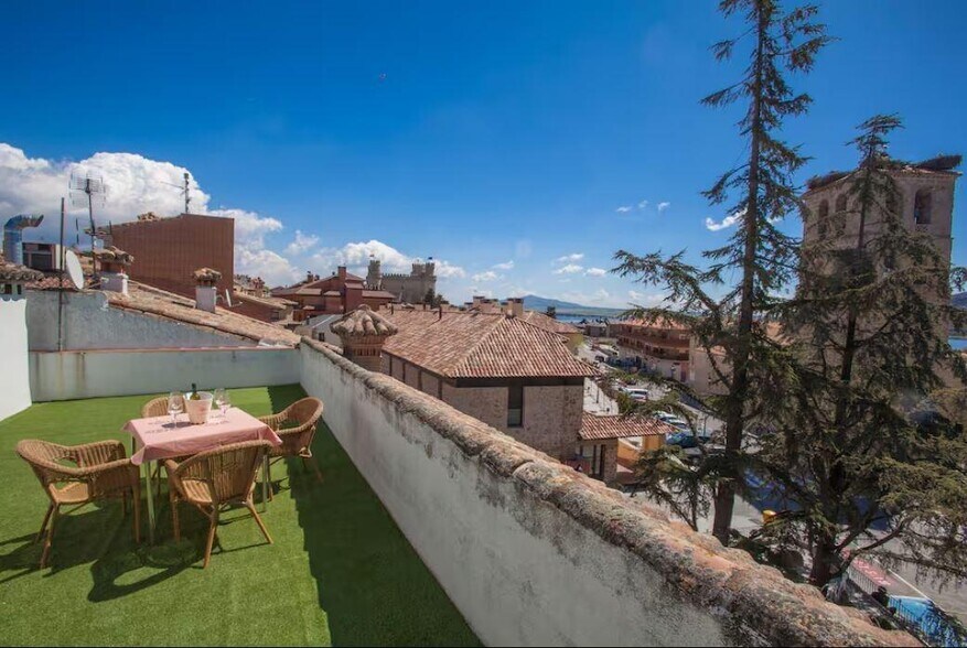 Plaza de Adolfo Suárez, 9, Manzanares el Real, Madrid à vendre - Photo du bâtiment - Image 1 de 19