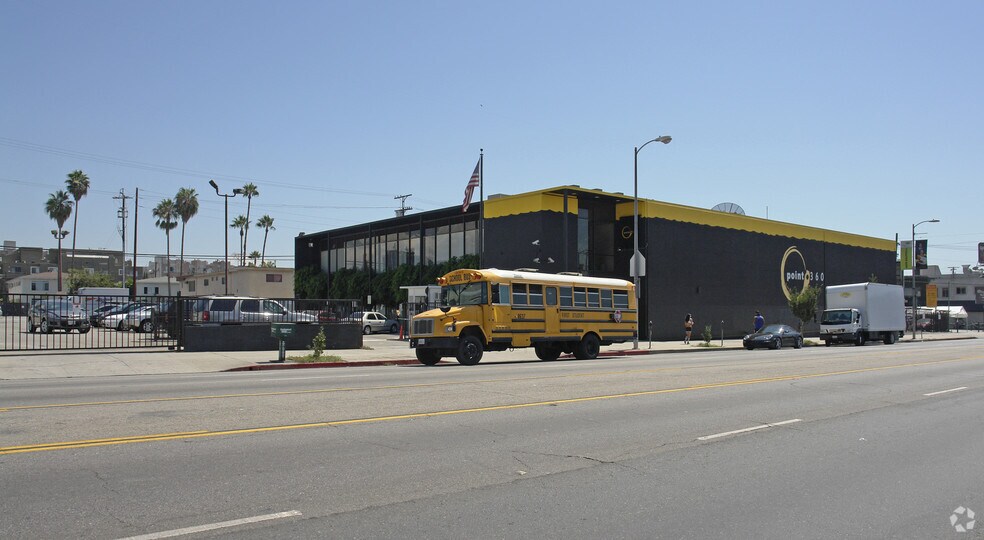 1220 N Highland Ave, Los Angeles, CA à louer - Photo du bâtiment - Image 2 de 6
